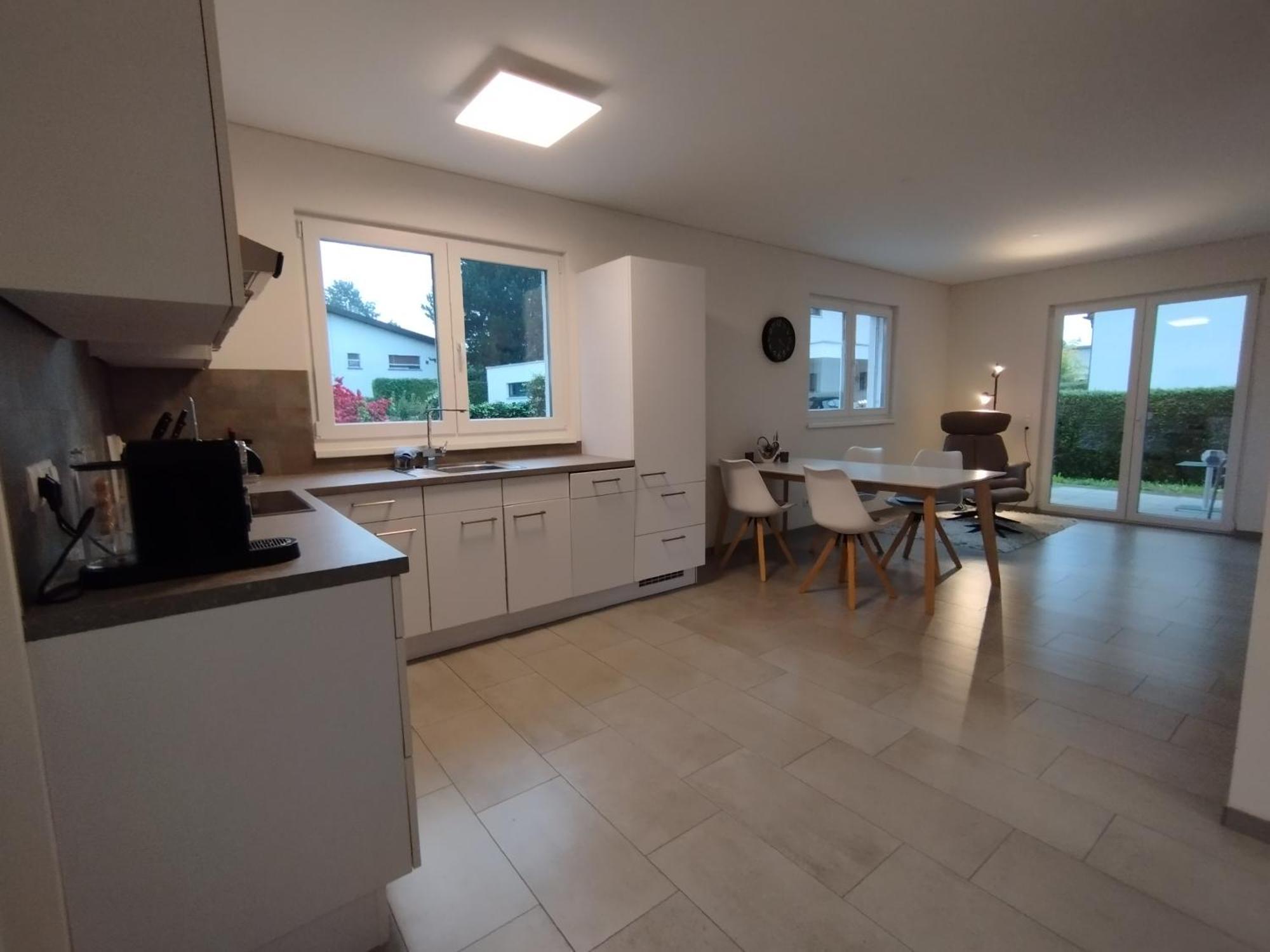 Crown Living Design Apartment - Gratis Parkplatz - Wlan - Kueche - Self Check-In Altach 외부 사진