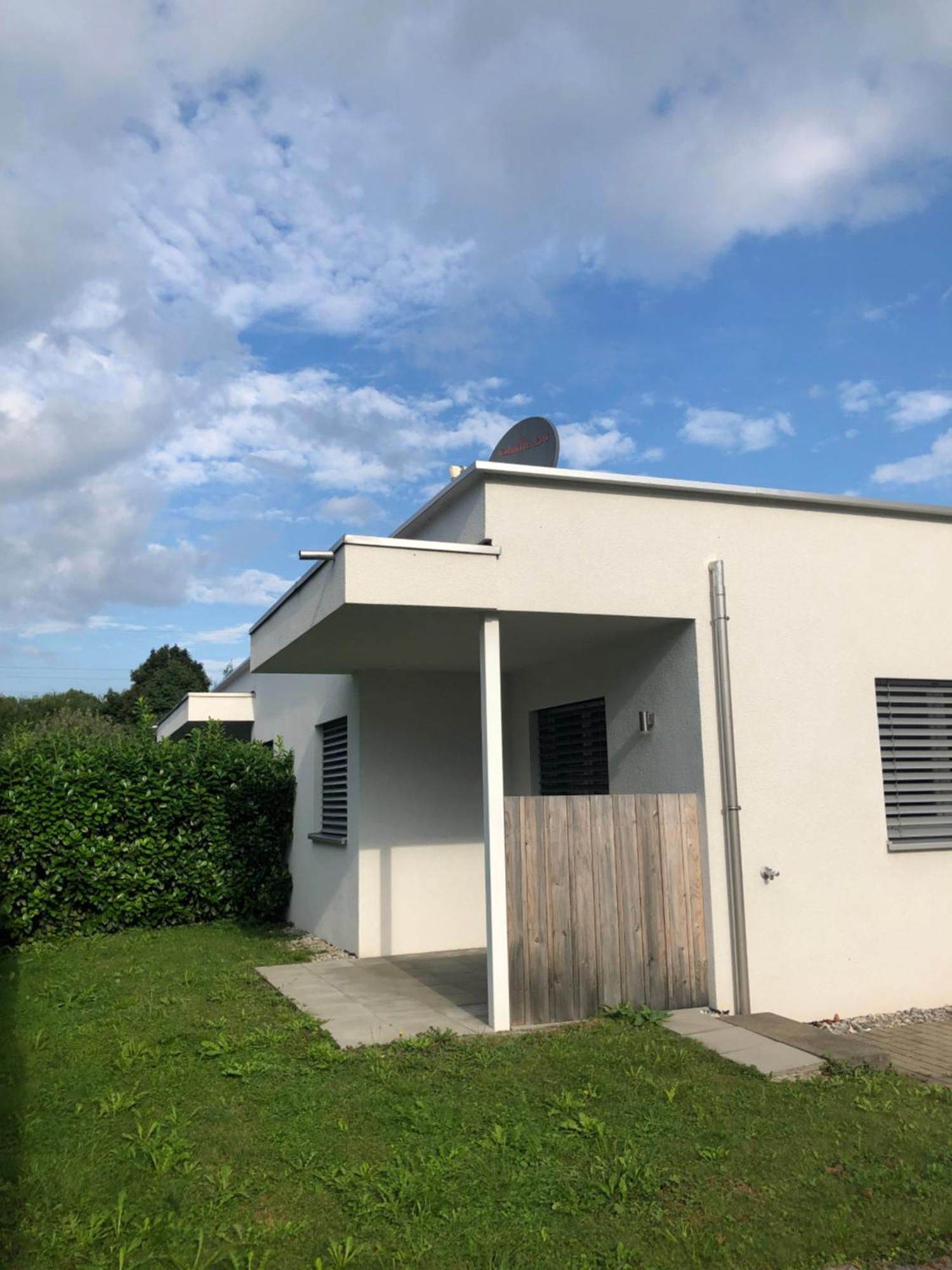 Crown Living Design Apartment - Gratis Parkplatz - Wlan - Kueche - Self Check-In Altach 외부 사진